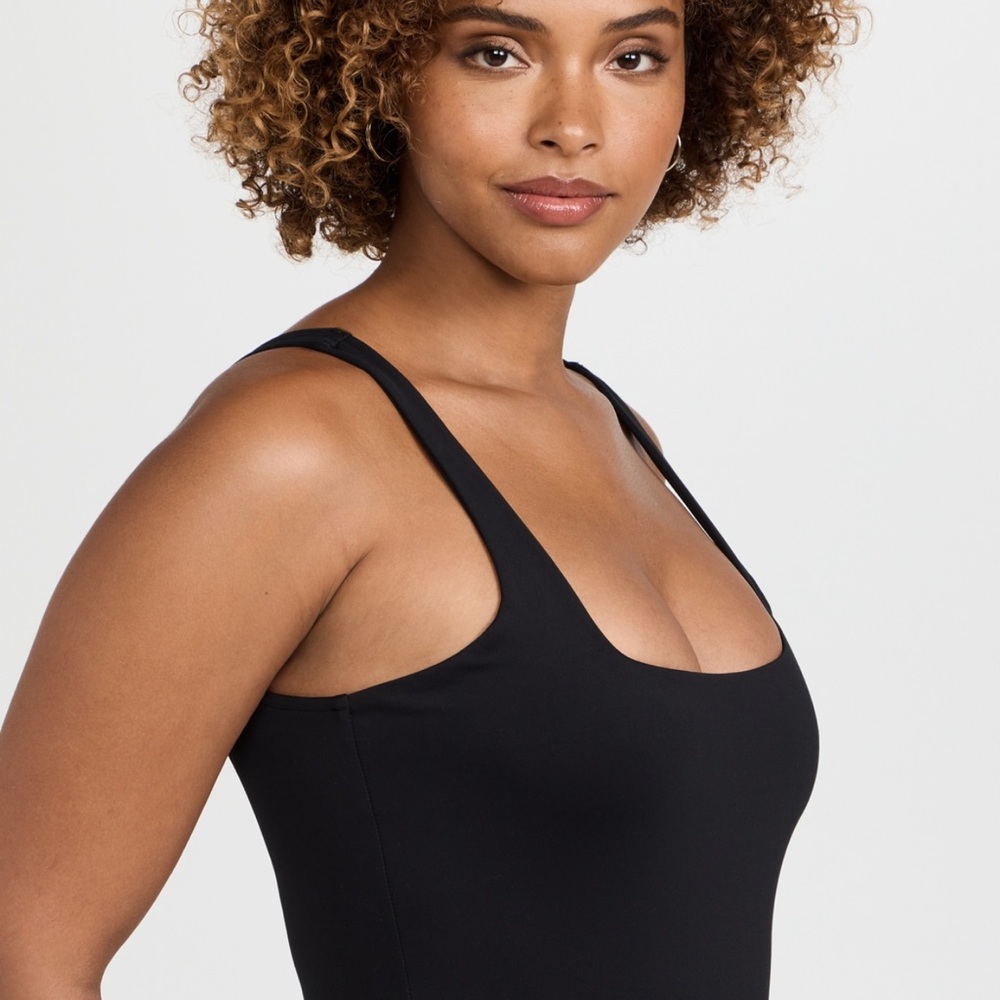 Good American Classic Black Bodysuit